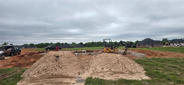 1163 Wolf Creek Drive, Blanchard, OK 73010