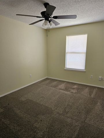 1205 Beeblossom Drive, Desoto, TX 75115