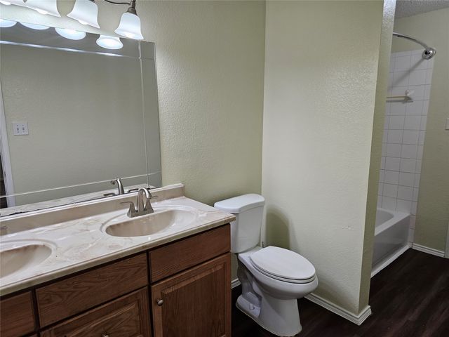1205 Beeblossom Drive, Desoto, TX 75115