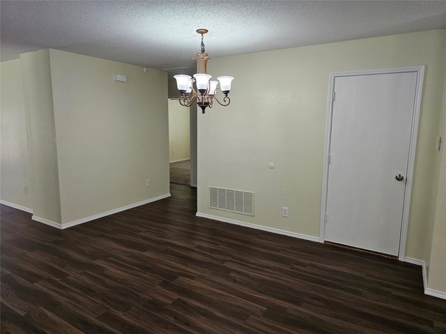 1205 Beeblossom Drive, Desoto, TX 75115