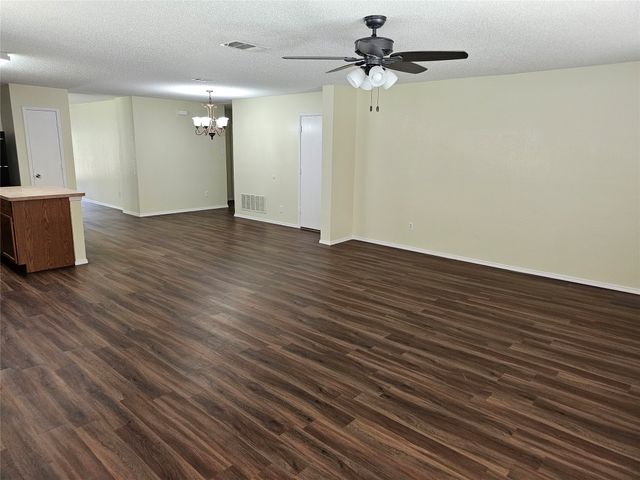 1205 Beeblossom Drive, Desoto, TX 75115