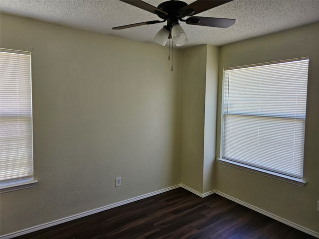 1205 Beeblossom Drive, Desoto, TX 75115