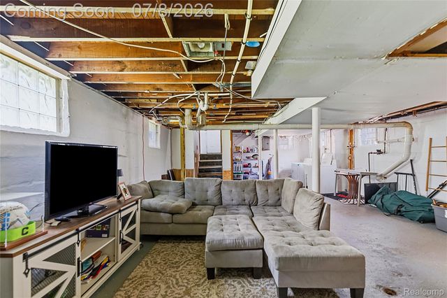 23074 Powell Avenue, Hazel Park, MI 48030