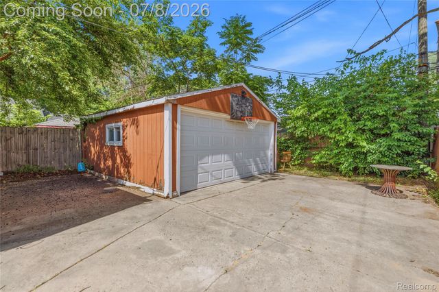 23074 Powell Avenue, Hazel Park, MI 48030