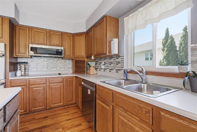 1940 48th Street Court, Marion, IA 52302