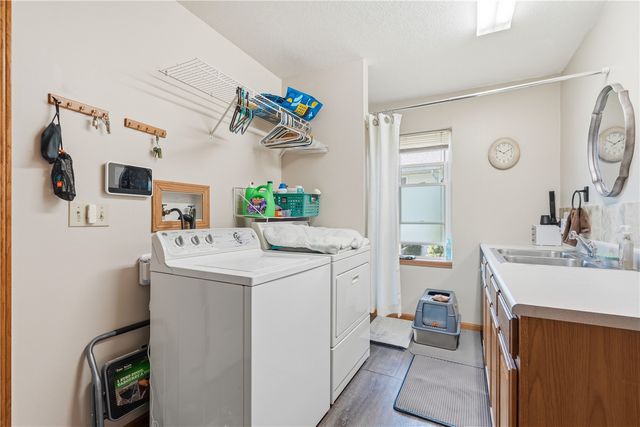 1940 48th Street Court, Marion, IA 52302
