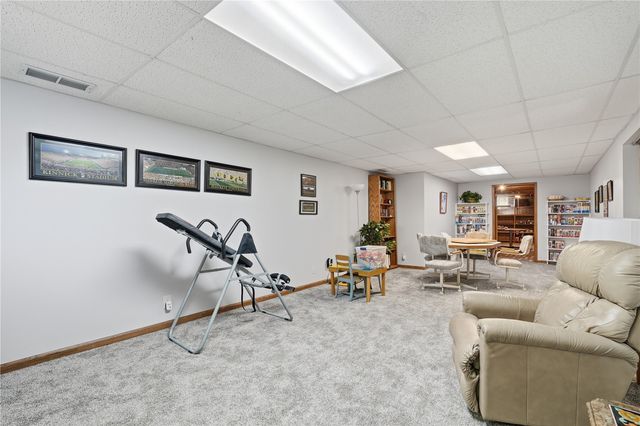1940 48th Street Court, Marion, IA 52302