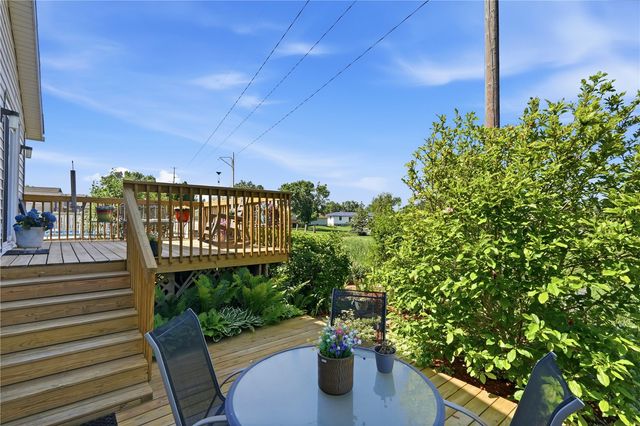 1940 48th Street Court, Marion, IA 52302