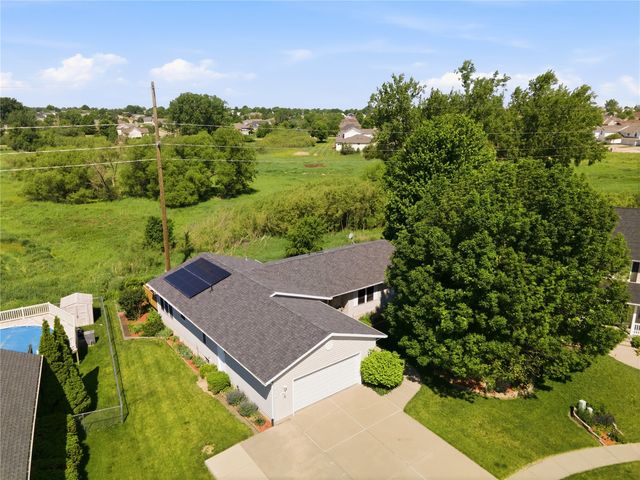 1940 48th Street Court, Marion, IA 52302