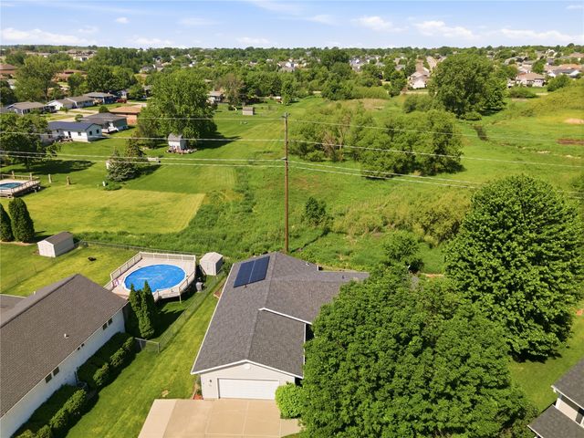 1940 48th Street Court, Marion, IA 52302
