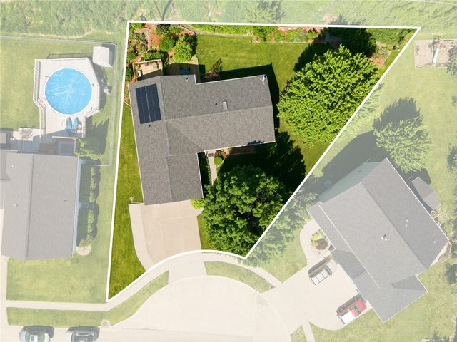 1940 48th Street Court, Marion, IA 52302