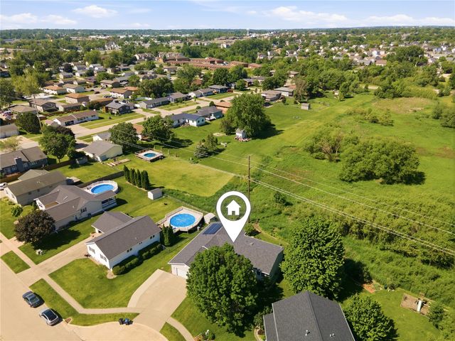 1940 48th Street Court, Marion, IA 52302