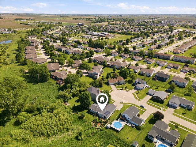 1940 48th Street Court, Marion, IA 52302