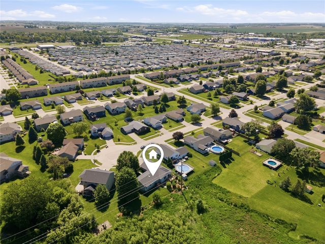 1940 48th Street Court, Marion, IA 52302