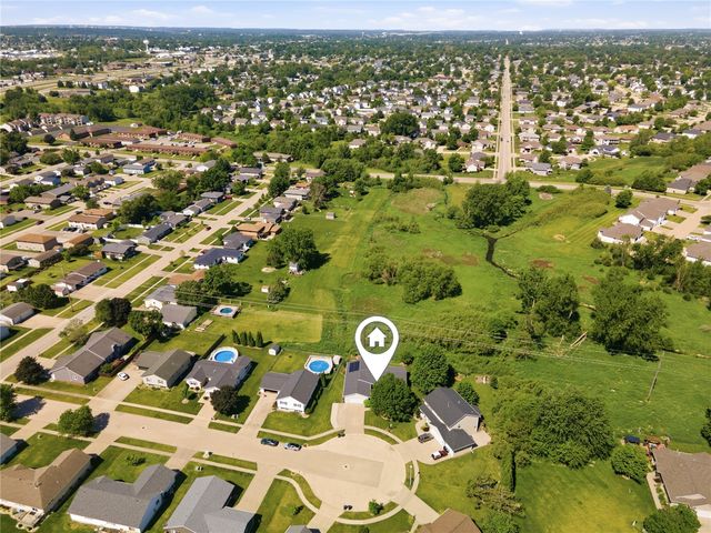 1940 48th Street Court, Marion, IA 52302