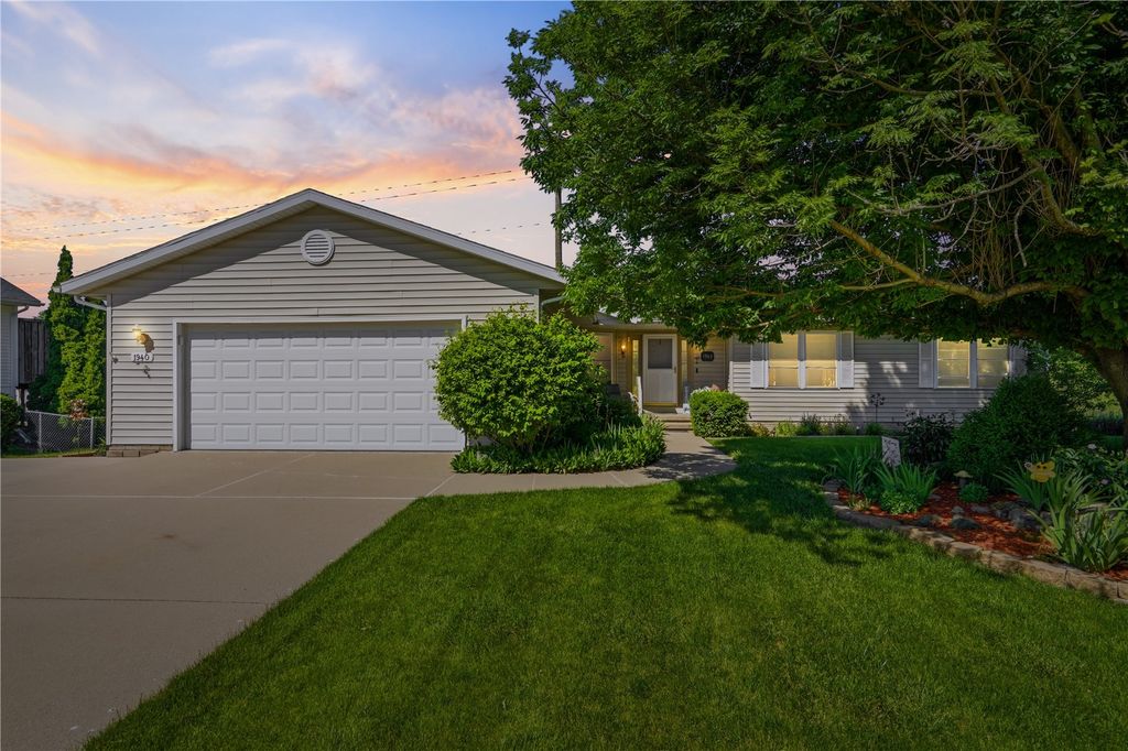 1940 48th Street Court, Marion, IA 52302