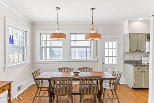 216 W Bay Street, Saint James, NC 28461