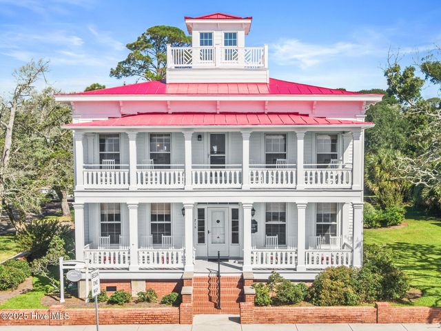 216 W Bay Street, Saint James, NC 28461