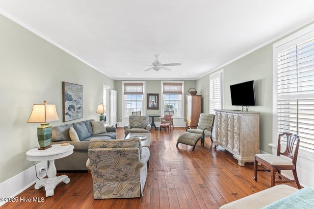 216 W Bay Street, Saint James, NC 28461