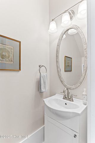 216 W Bay Street, Saint James, NC 28461