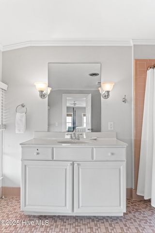 216 W Bay Street, Saint James, NC 28461