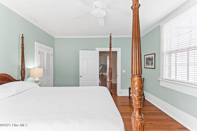 216 W Bay Street, Saint James, NC 28461