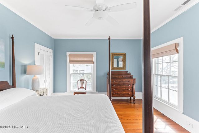 216 W Bay Street, Saint James, NC 28461