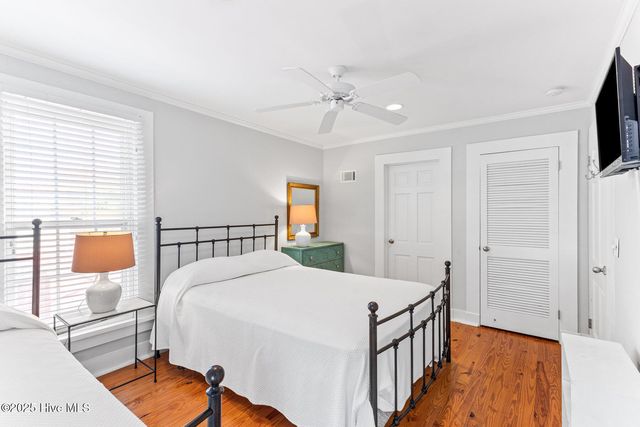 216 W Bay Street, Saint James, NC 28461