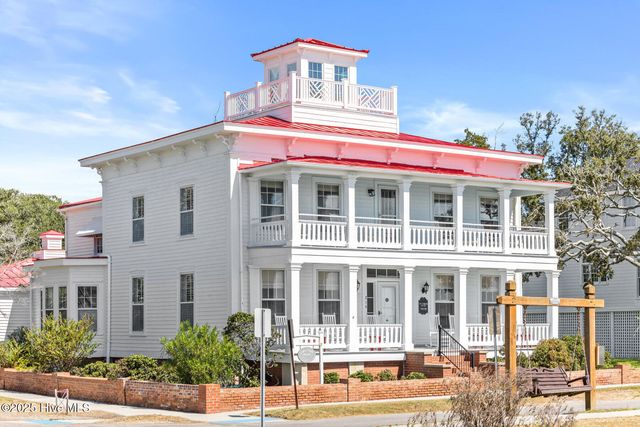 216 W Bay Street, Saint James, NC 28461