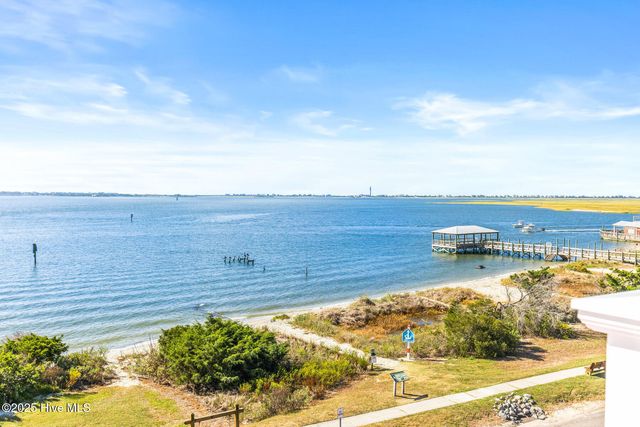 216 W Bay Street, Saint James, NC 28461