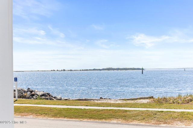 216 W Bay Street, Saint James, NC 28461