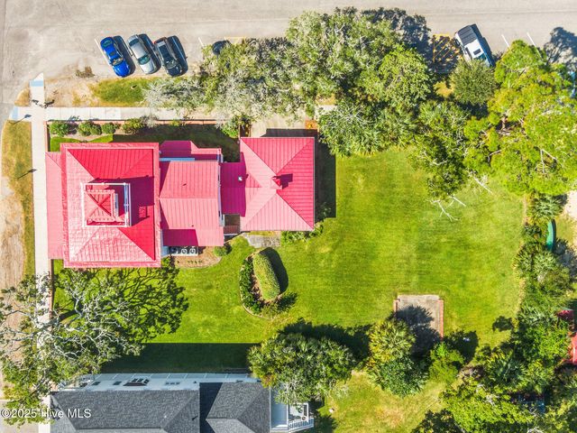 216 W Bay Street, Saint James, NC 28461