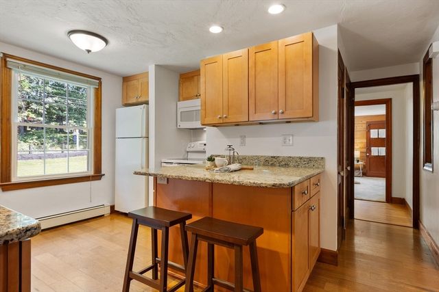 203 Center Depot Rd, Charlton, MA 01507