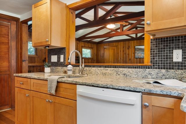 203 Center Depot Rd, Charlton, MA 01507