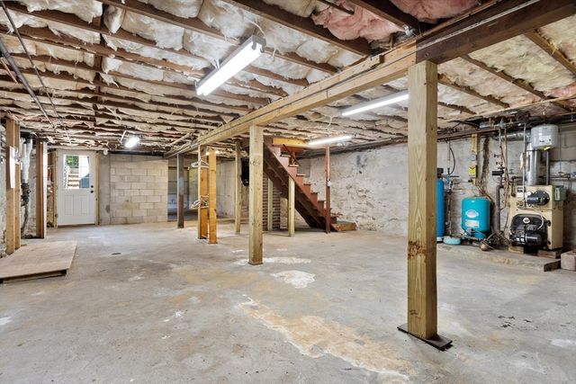 203 Center Depot Rd, Charlton, MA 01507