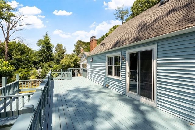 203 Center Depot Rd, Charlton, MA 01507