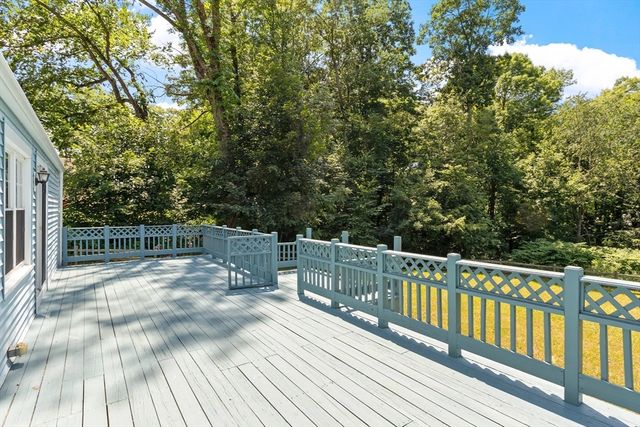 203 Center Depot Rd, Charlton, MA 01507