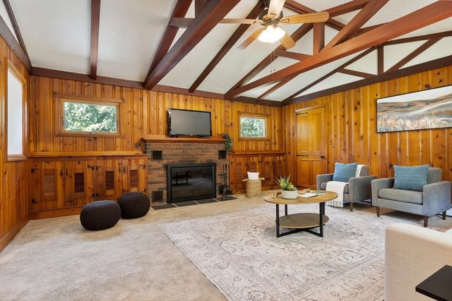 203 Center Depot Rd, Charlton, MA 01507