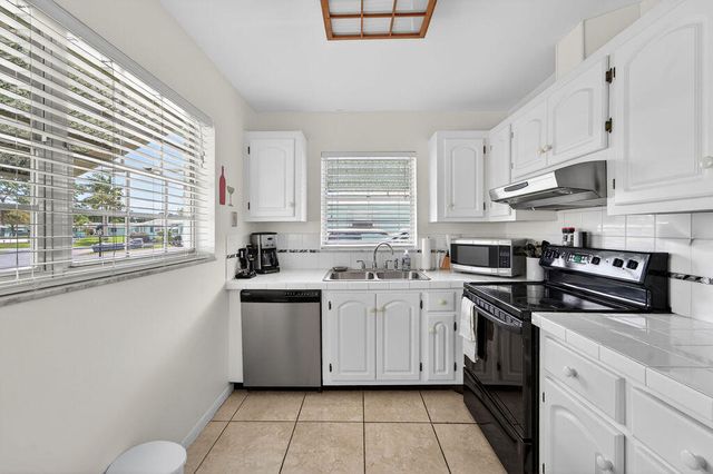 622 Hummingbird Lane, Delray Beach, FL 33445