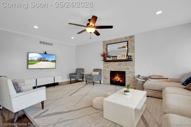 56713 Peach Tree Lane, Macomb, MI 48042
