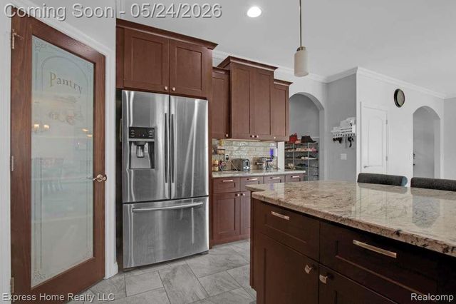 56713 Peach Tree Lane, Macomb, MI 48042