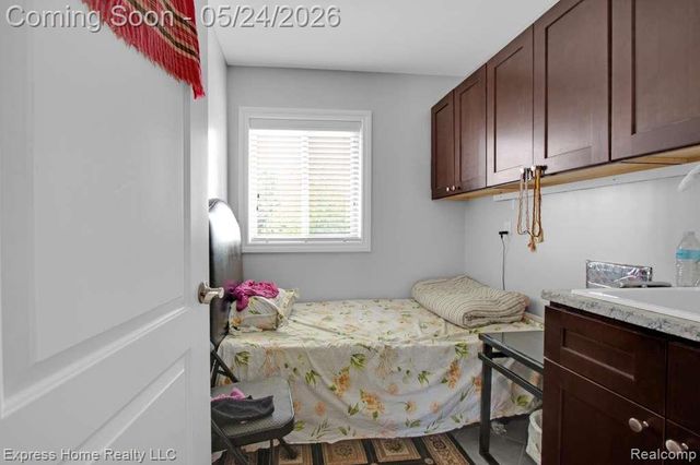 56713 Peach Tree Lane, Macomb, MI 48042
