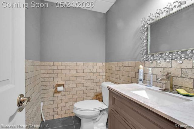 56713 Peach Tree Lane, Macomb, MI 48042
