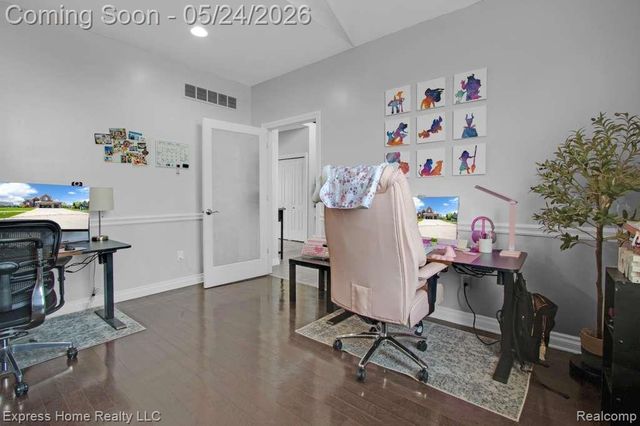 56713 Peach Tree Lane, Macomb, MI 48042