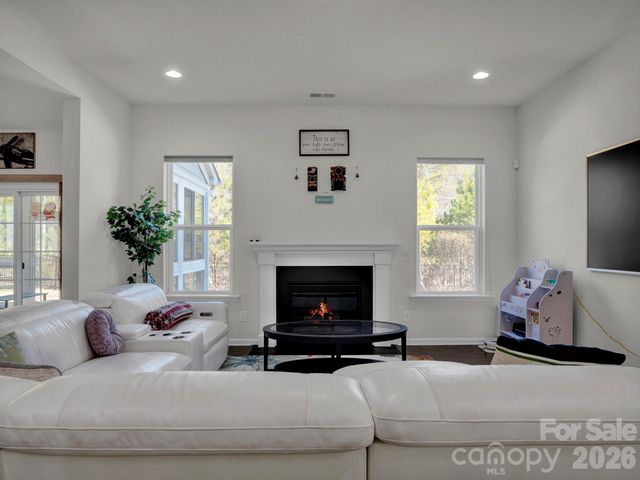 11587 Macallano Drive, Charlotte, NC 28215