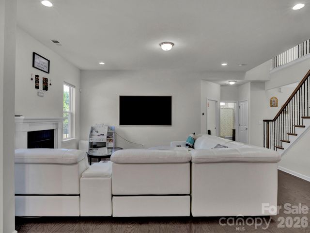 11587 Macallano Drive, Charlotte, NC 28215