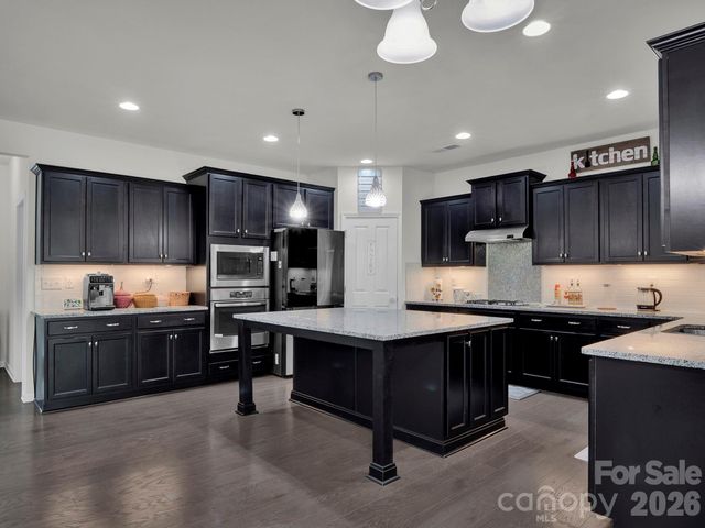 11587 Macallano Drive, Charlotte, NC 28215