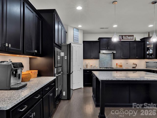 11587 Macallano Drive, Charlotte, NC 28215