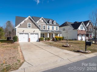 11587 Macallano Drive, Charlotte, NC 28215