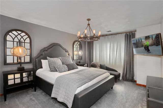 5306 Summit Dr, Hidden Valley, PA 15502